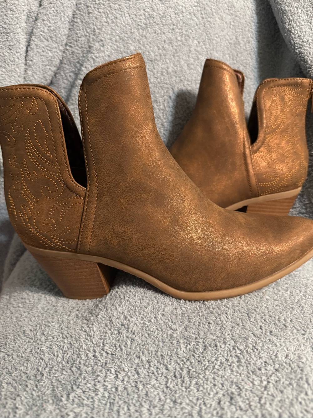 BareTraps Tan/Brown Western Cutout Ankle Booties